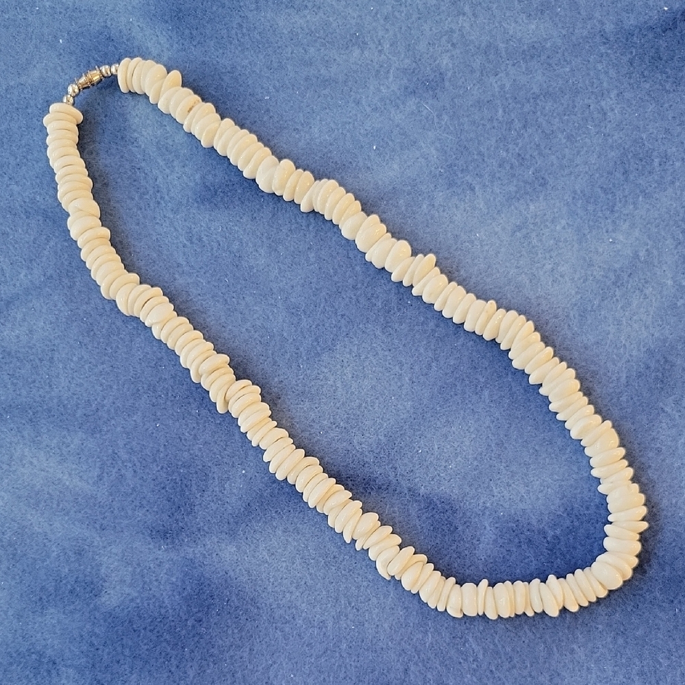 Natural Cream Colored Puka Shell Necklace 20 in.